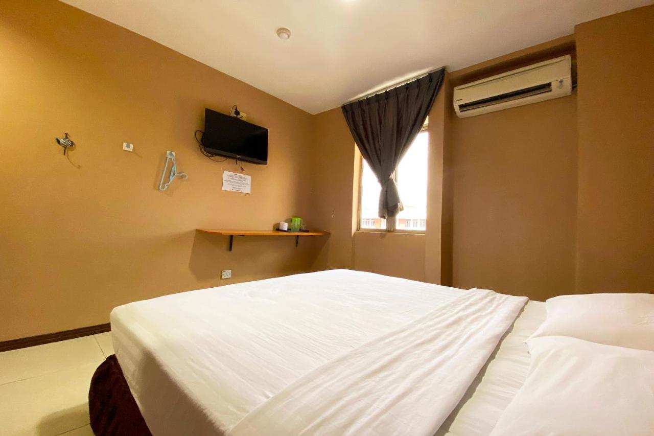 Oyo 90108 Hotel Kaya Kota Kinabalu Exterior photo