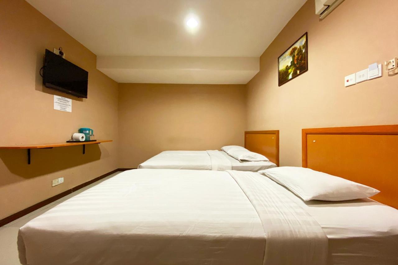 Oyo 90108 Hotel Kaya Kota Kinabalu Exterior photo